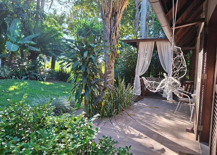Apto térreo com jardim - Praia do Estaleiro- Balneário Camboriu