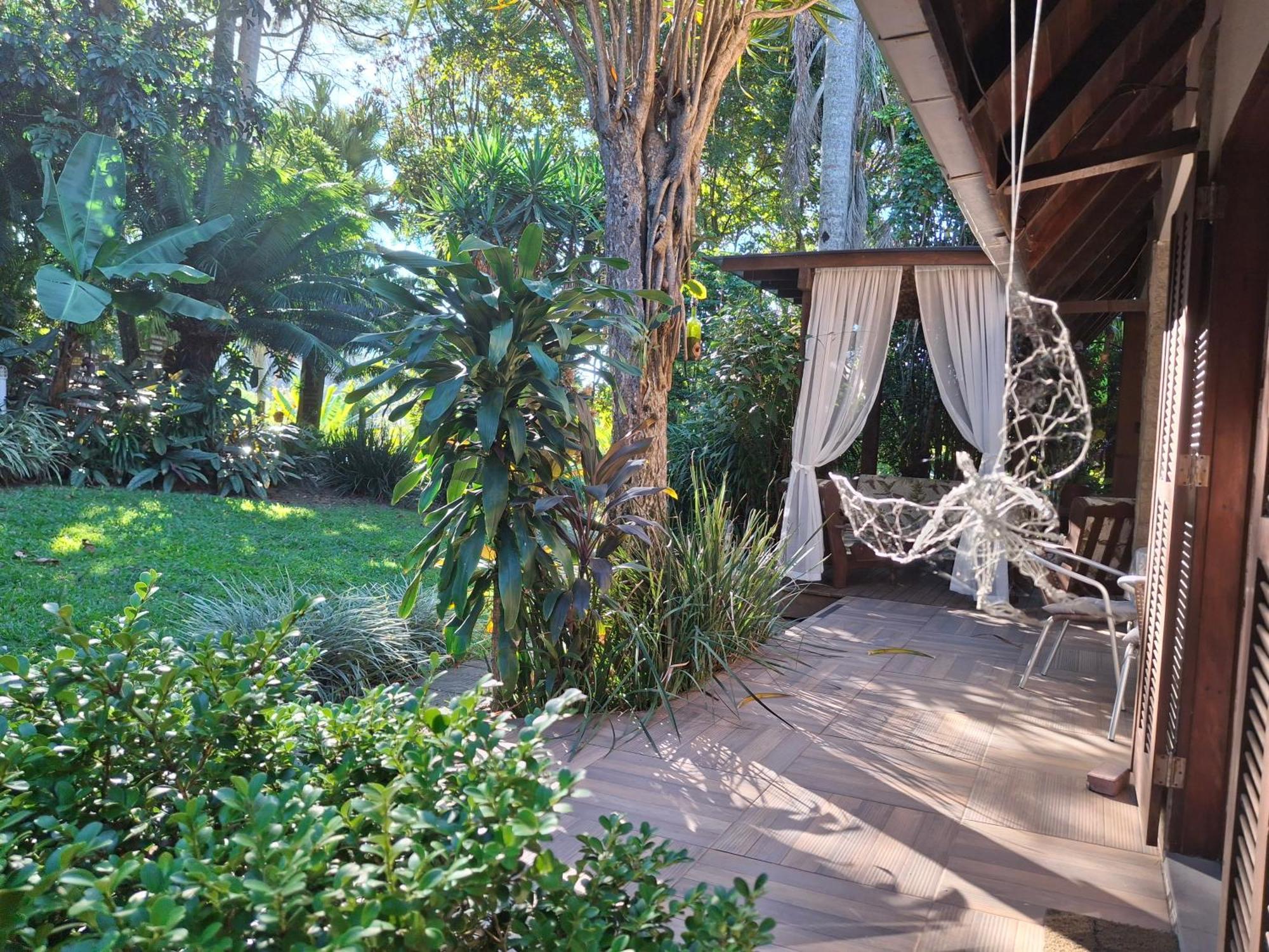 Apto Térreo Com Jardim - Do Estaleiro- Balneário Camboriu *