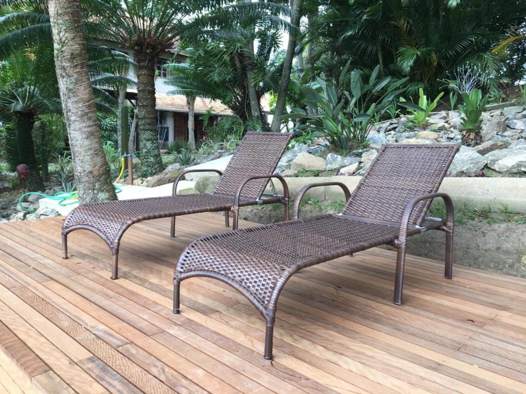 Apto Térreo Com Jardim - Do Estaleiro- Balneário Camboriu Apartamento *